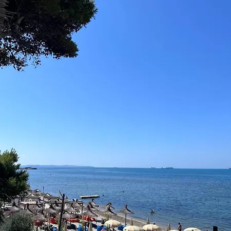 Sea View *